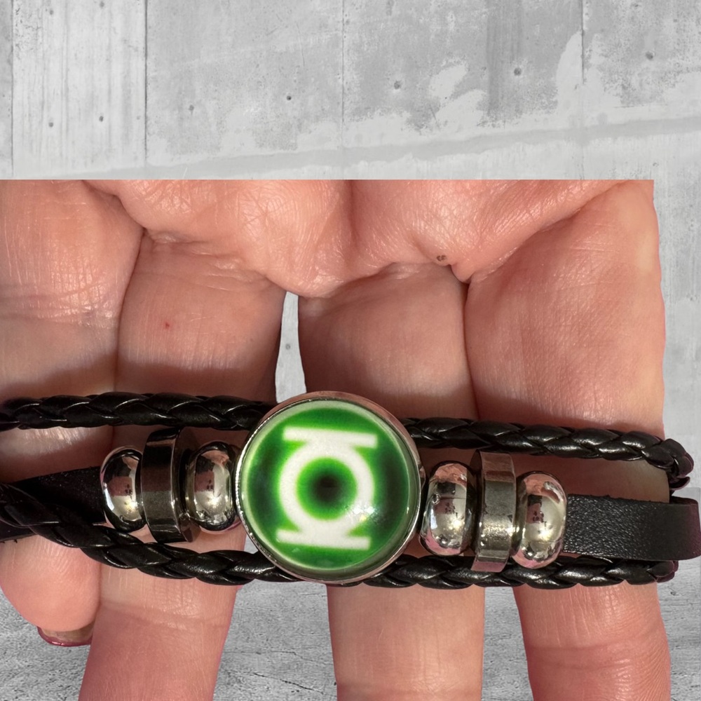 ❤️NWT BOUTIQUE    GREEN LEANTERN Super Hero Adjustable Bracelet